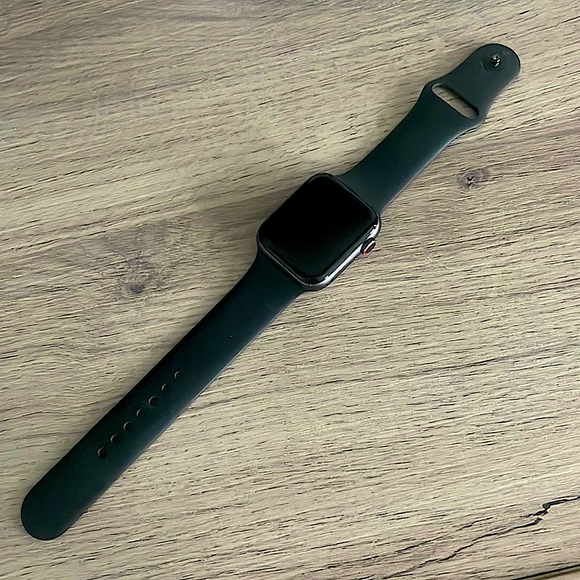 Used Apple Watch Series 4